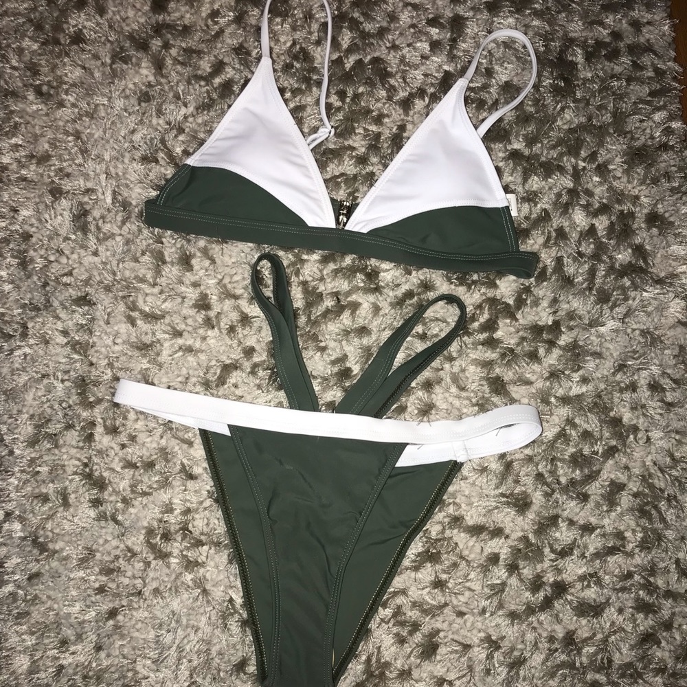 GREEN/WHITE BIKINI